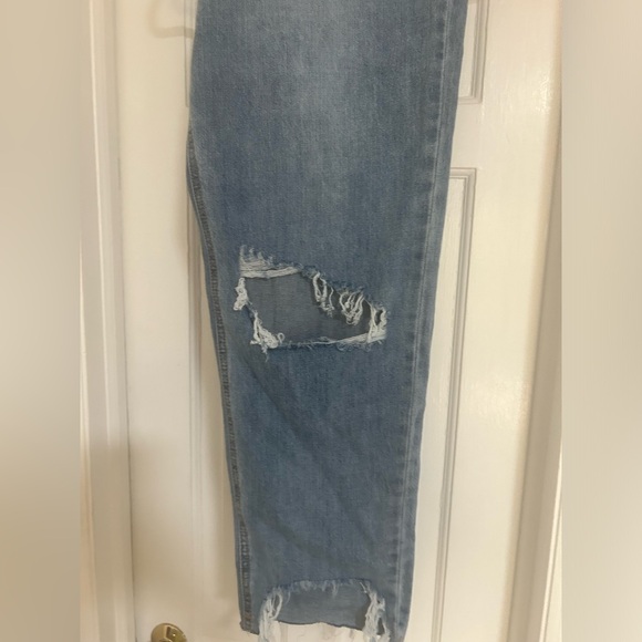 PRETTYLITTLETHING Tall Light Blue Wash Extreme Ripped Hem Boyfriend Denim Jeans - Picture 6 of 9